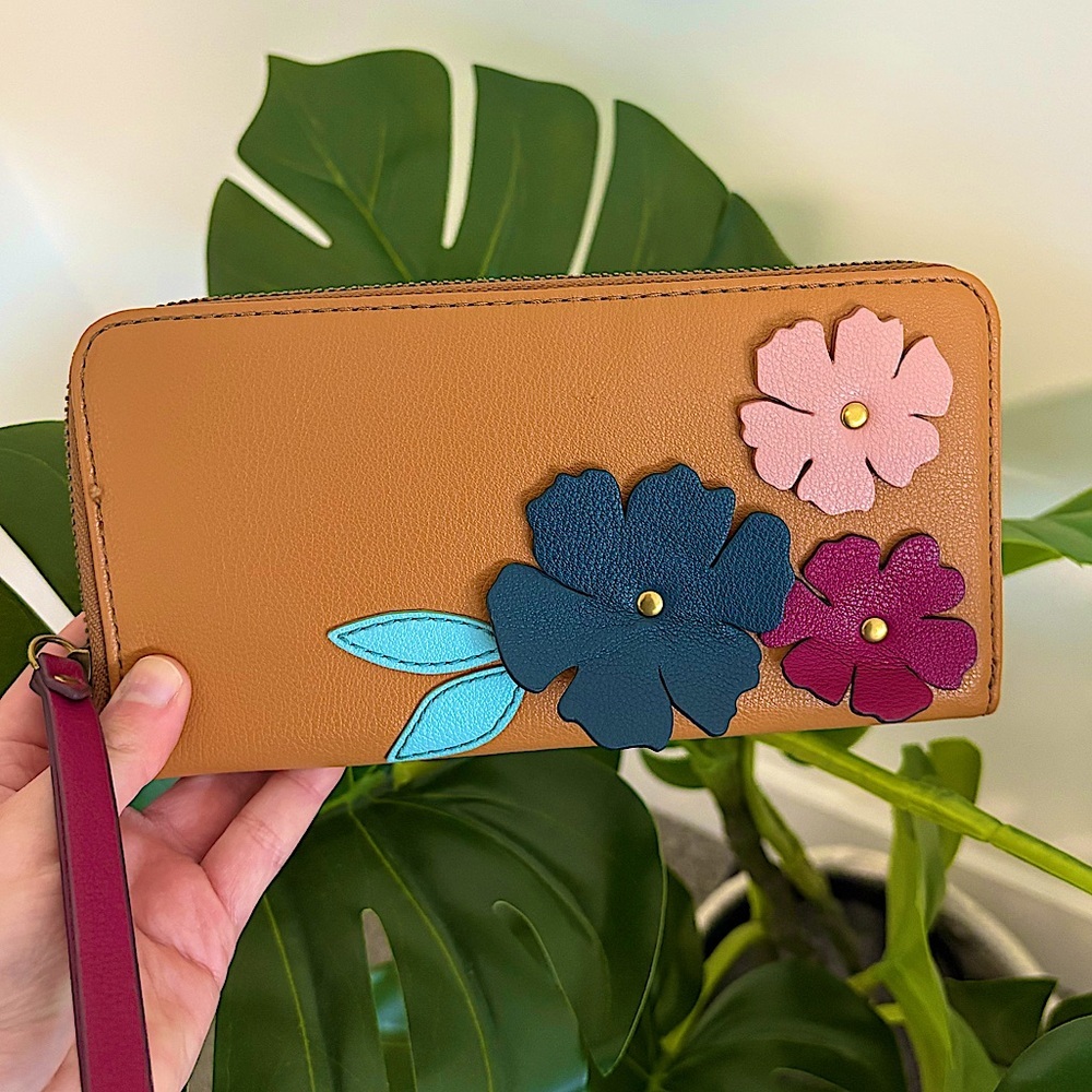 Fossil Brown Leather 3D Flowers Zip Around Wallet